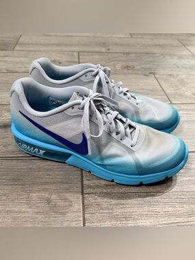 Nike Women’s Air Max React • Like New